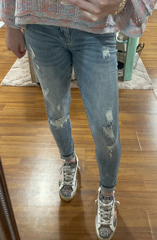 Mid Rise Skinny With Destroy Jeans